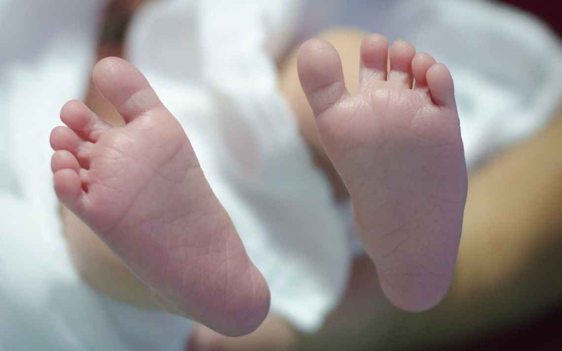 Суд покарав жительку Житомирщини, яка покусала свою 6-місячну дитину
