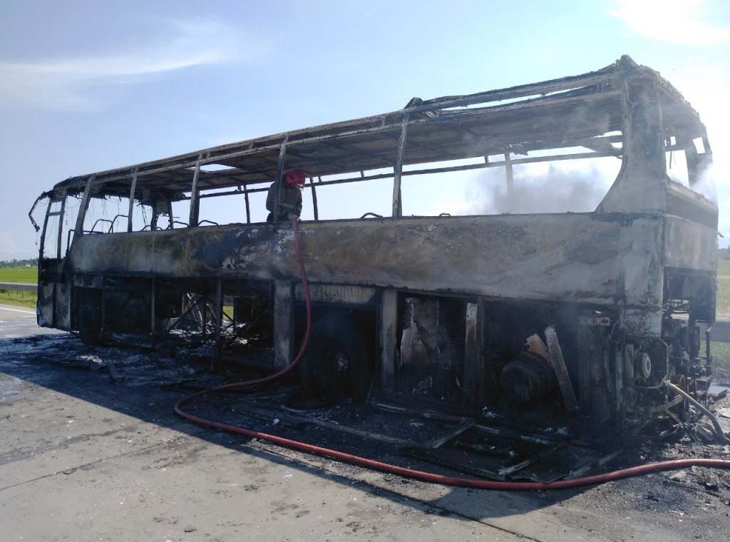 Автобус "Сарни-Київ" згорів дотла поблизу с. Новаки Коростенского района 