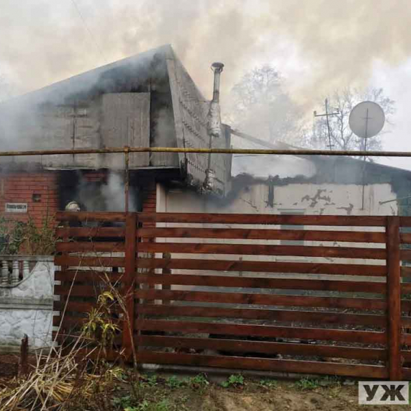 У Малині через коротке замкнення загорівся будинок