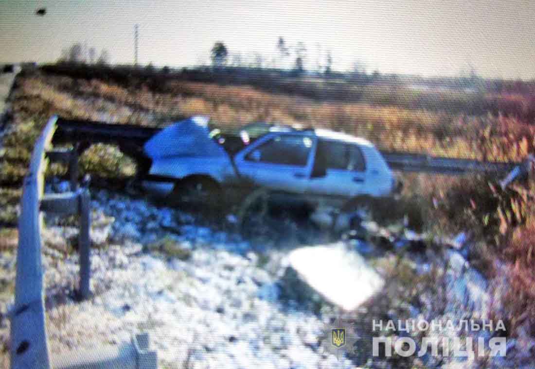 Олевські поліцейські розслідують смертельну ДТП: попередньо, водій заснув за кермом