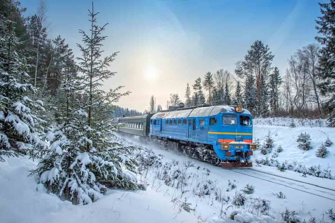 На зимові свята «Укрзалізниця» призначила додаткові поїзди, які курсуватимуть через Коростень та Новоград-Волинський