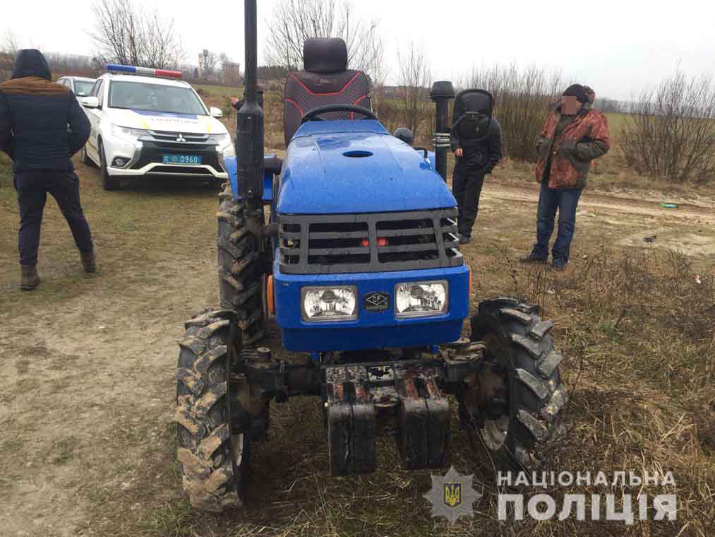 П'яний житель Овруччини вкрав трактор, щоб дістався на гулянку до сусіднього села