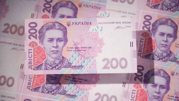 Нацбанк виявив велику партію фальшивих банкнот номіналом 200 грн: як виявити підробку?