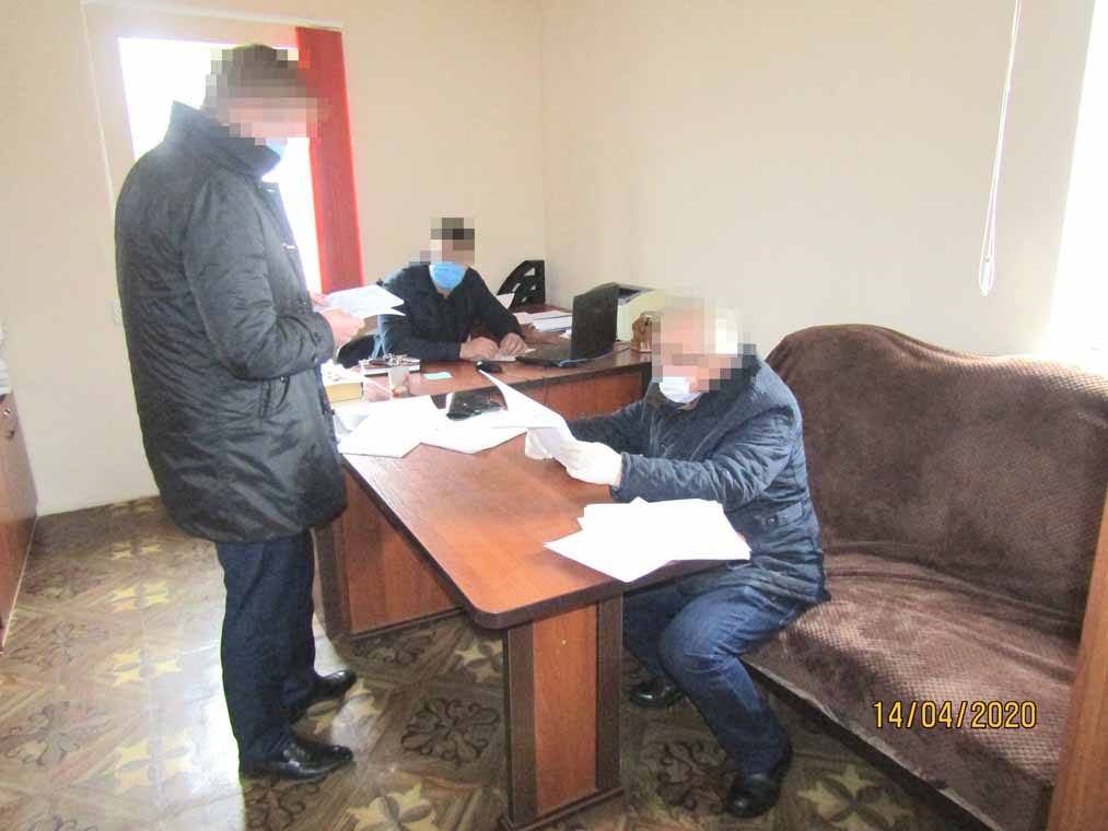 На Житомирщині міський голова на вигаданий ремонт дороги списав більше півмільйона