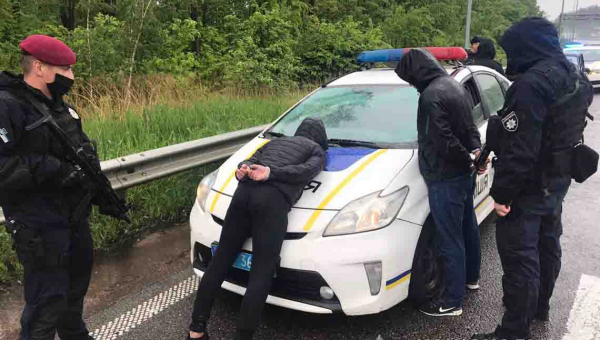 На Житомирщині поліцейські затримали автомобіль учасників стрілянини у Броварах (ФОТО)