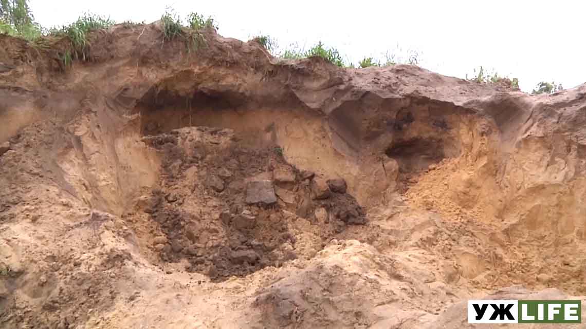 На Житомирщині на піщаному кар'єрі привалило піском 9-річну дитину (ВІДЕО)