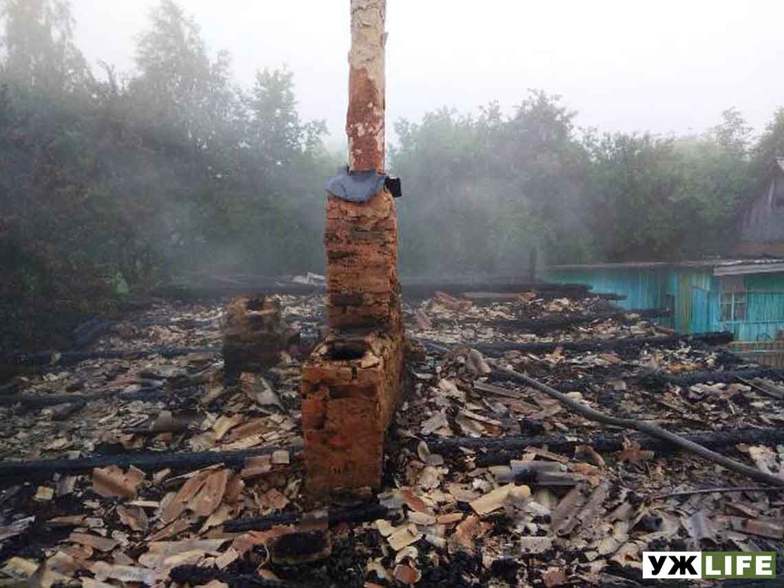 На Овруччині повністю згорів дах житлового будинку