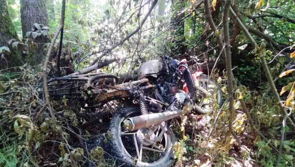 На Олевщині поліцейські розшукали трьох підлітків, які вкрали і спалили мотоцикл