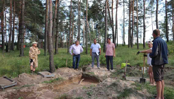 В Олевському районі на місці давньоримського кладу тривають розкопки (ФОТО)