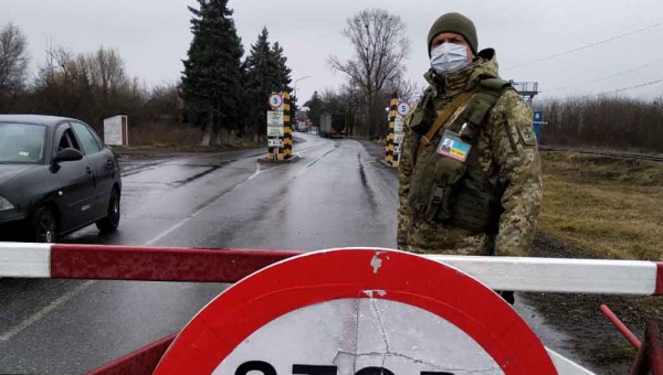 Пости та перевірки: на Житомирщині поліція посилила заходи безпеки для запобігання тероризму