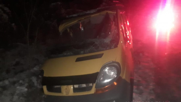 На Олевщині мікроавтобус в’їхав у ЗІЛ: один чоловік загинув, ще 5 – отримали травми