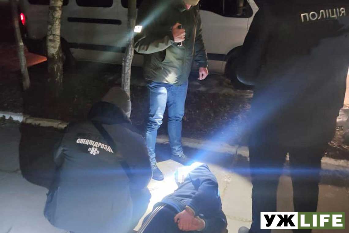 На Житомирщині засуджений організував схему постачання наркотиків до колонії, його спільників затримали "на гарячому" (ФОТО)