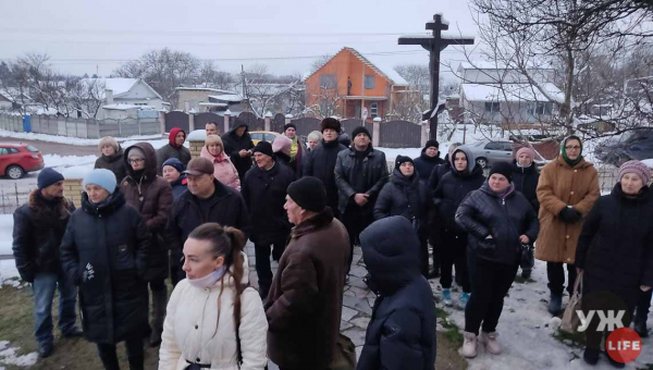 Жителі села на Житомирщині заблокували місцеву церкву та вимагають переходу до ПЦУ