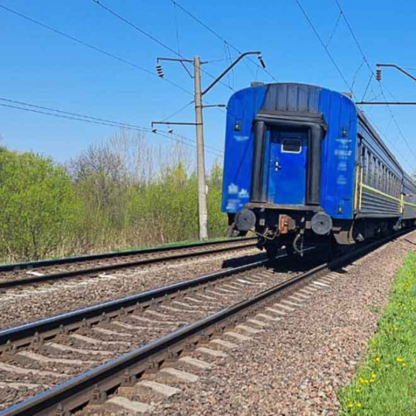 На Житомирщині пасажирський потяг на смерть збив чоловіка